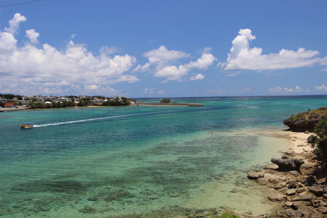 伊計島 海がきれいなのどかな島で本島から車で行ける離島