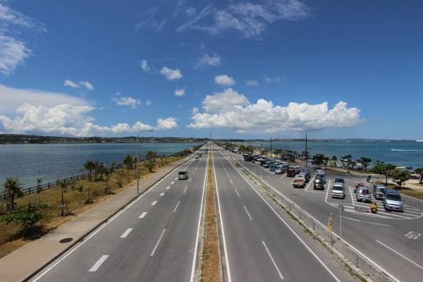 海中道路 沖縄本島東海岸の人気ドライブコース