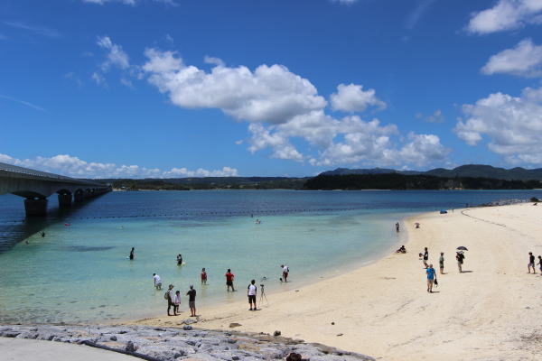 沖縄本島のきれいでおすすめのビーチをご紹介